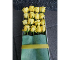 FR019-16 yellow roses gift box from $129.99;M:$149.99;L$199.99